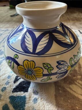 Target Vintage 2003 -Painted Floral Ceramic Vase in White, Blue & Yellow